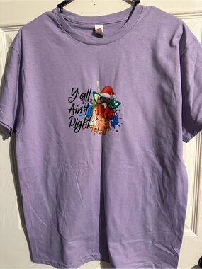 Lavender Graphic Tee with Colorful Rooster Design